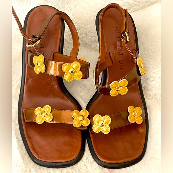 Louis Vuitton Shoes - Vintage Louis Vuitton Daisy Heels